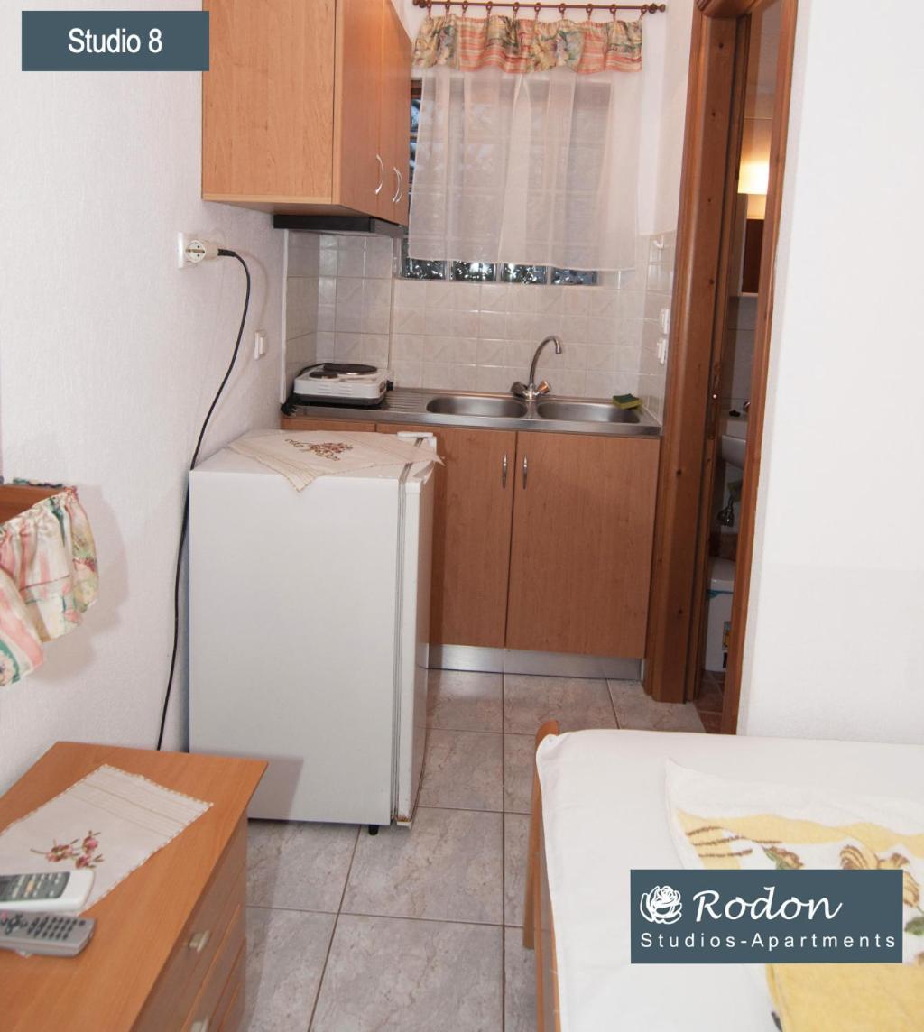 Rodon Apartments - S Avdimioti Nea Roda Exterior photo